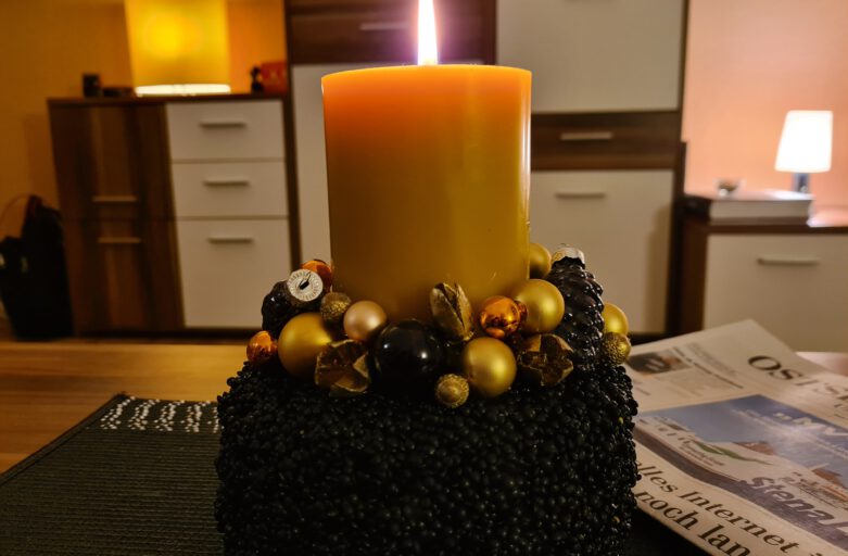 <span style="color: #333333;">Advent, Advent</span>